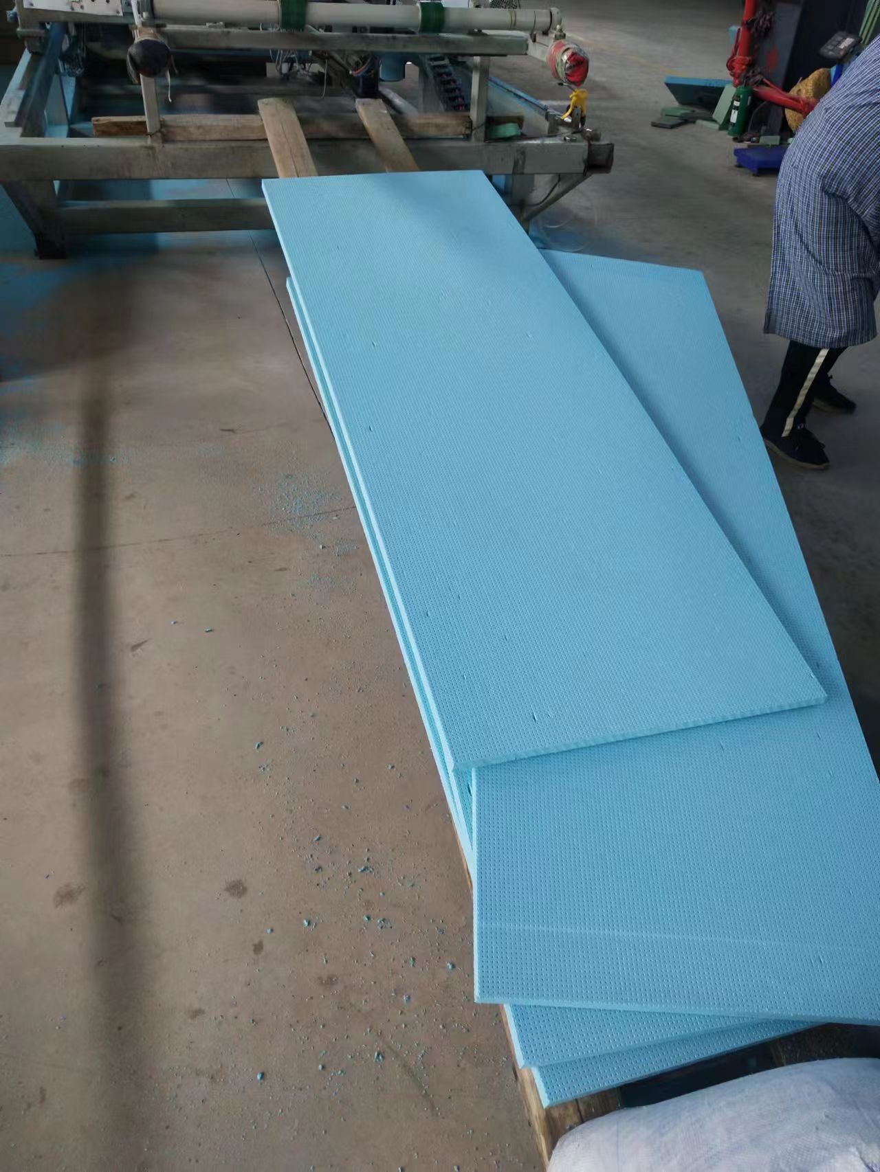 東南保溫材料-加密藍板